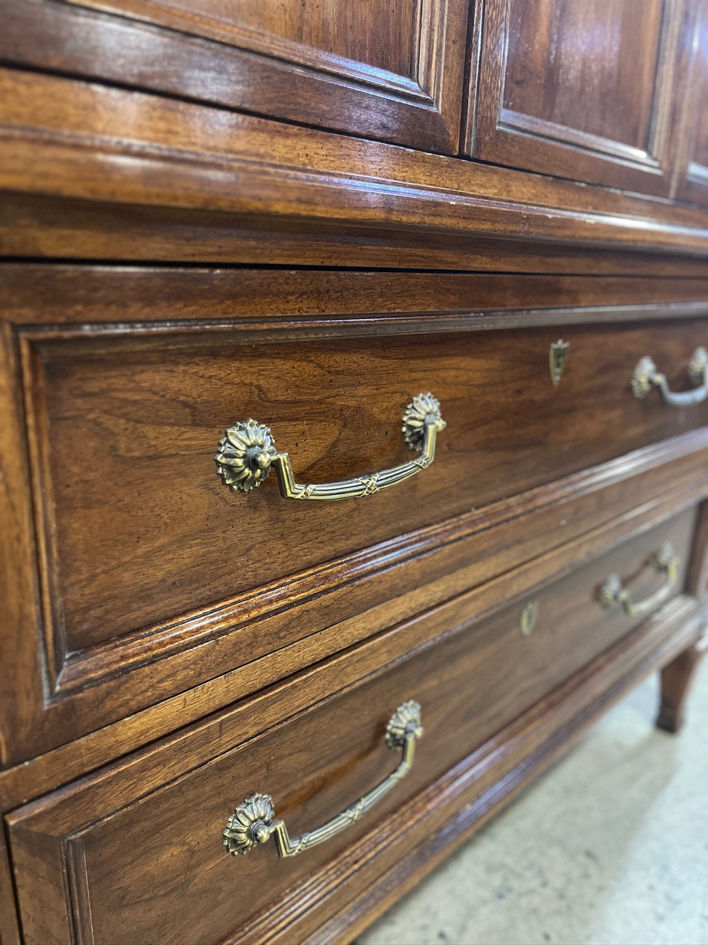 Hutch with 2 Drawers (C)