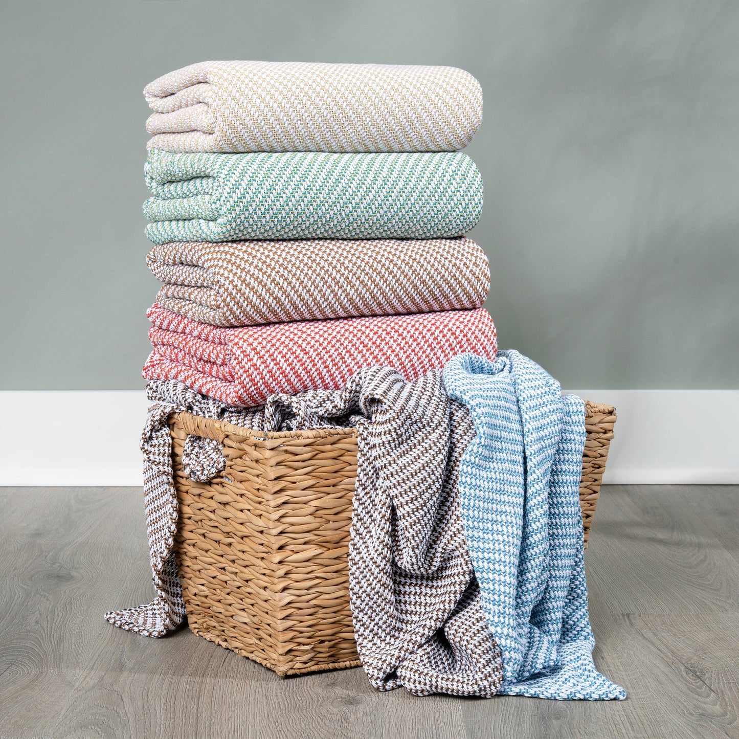 366-253 Refresh Pistachio Throw