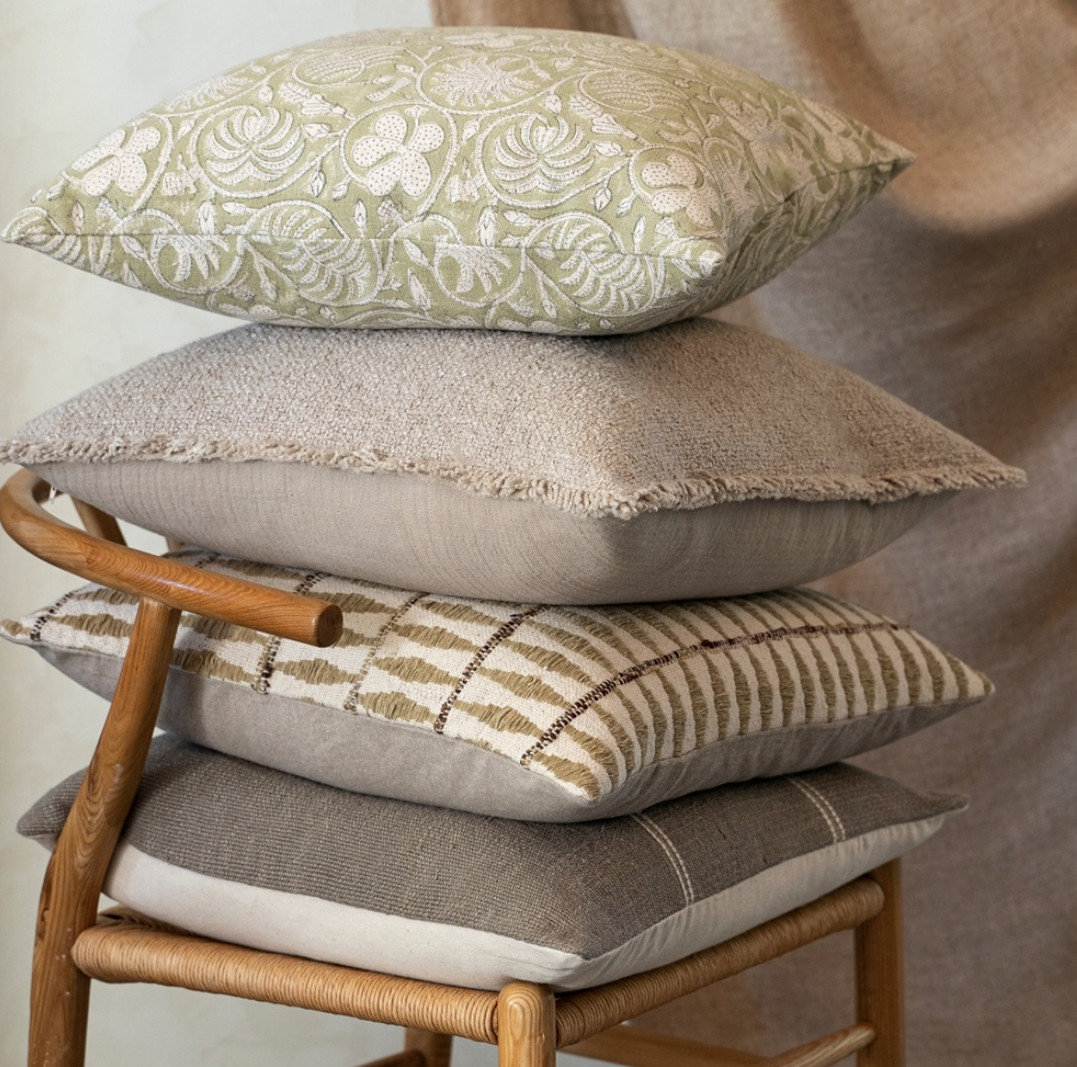 1-0900 20x20 Helena Woven Pillow