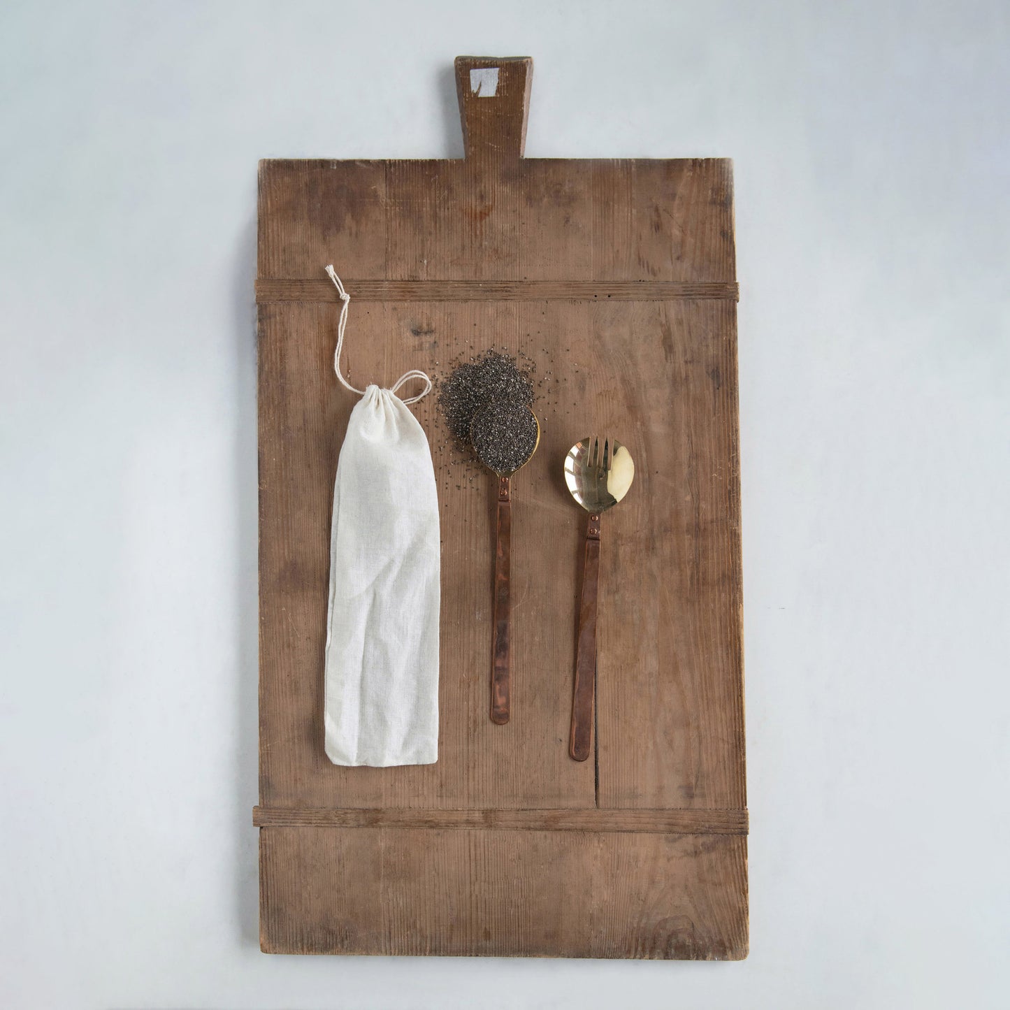 IC170 Mango Wood Cheese Board
