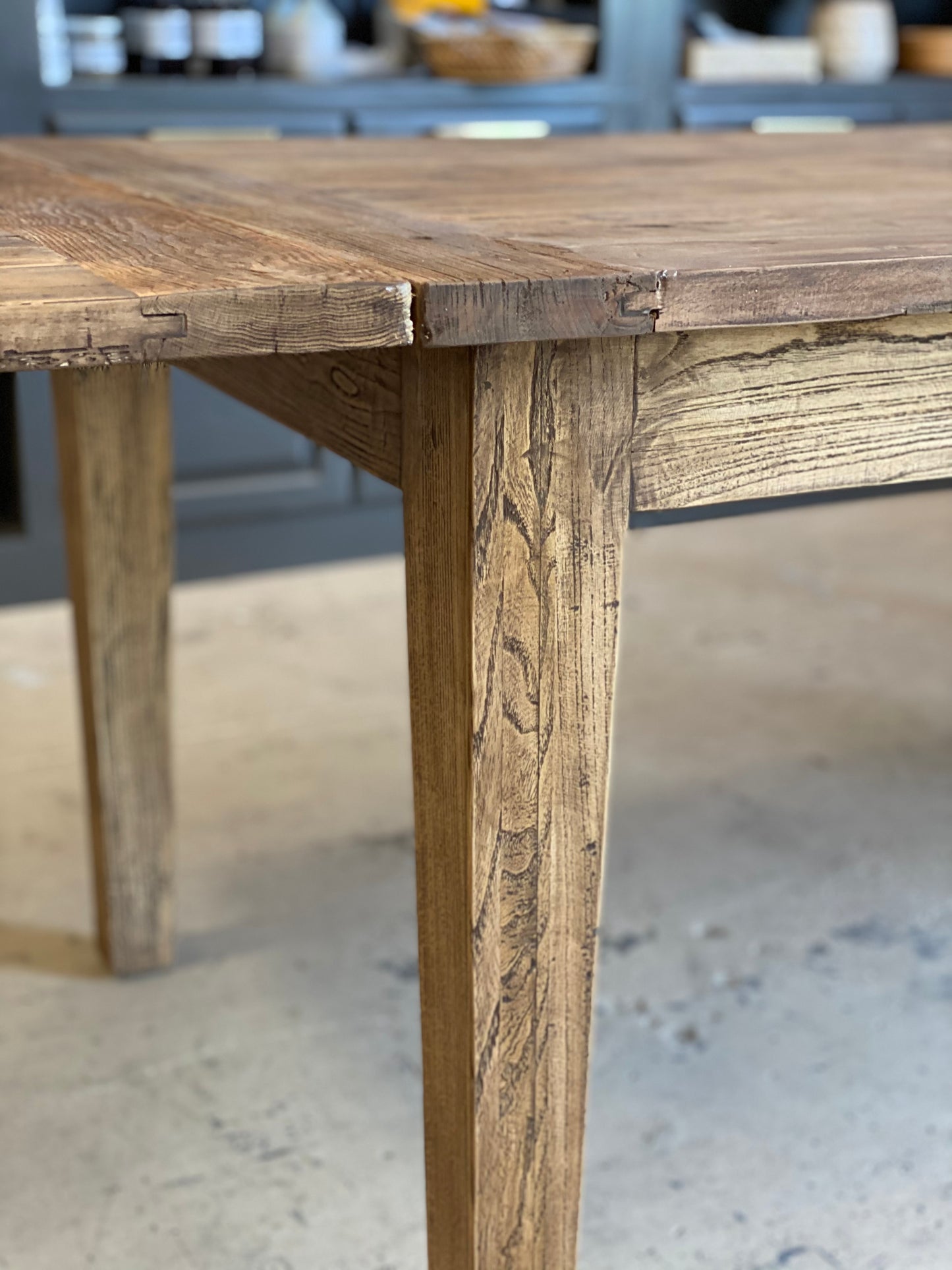 Old Elm Extending dining table