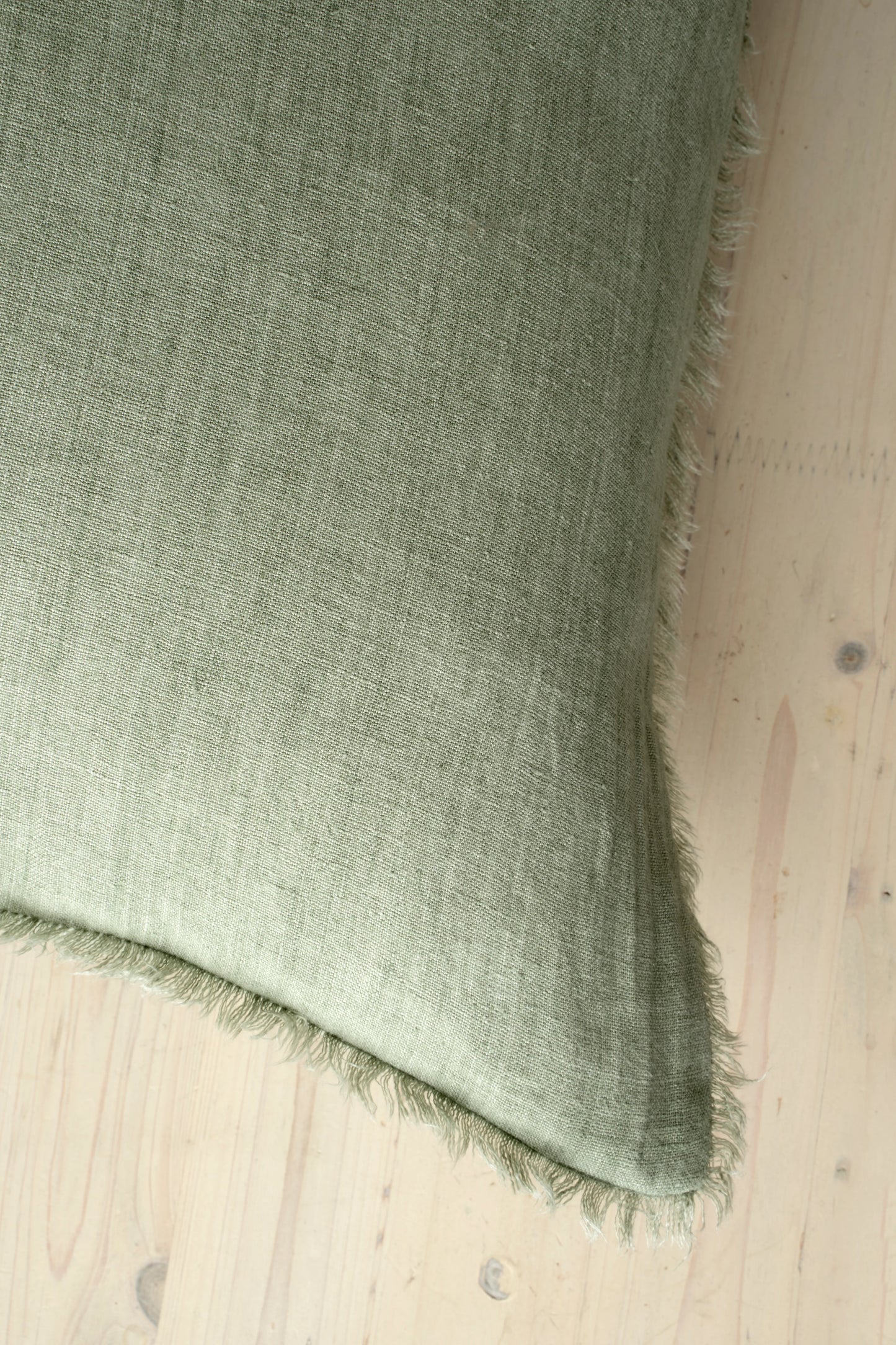 1-5594 24x24 Lina Linen Pillow Laurel
