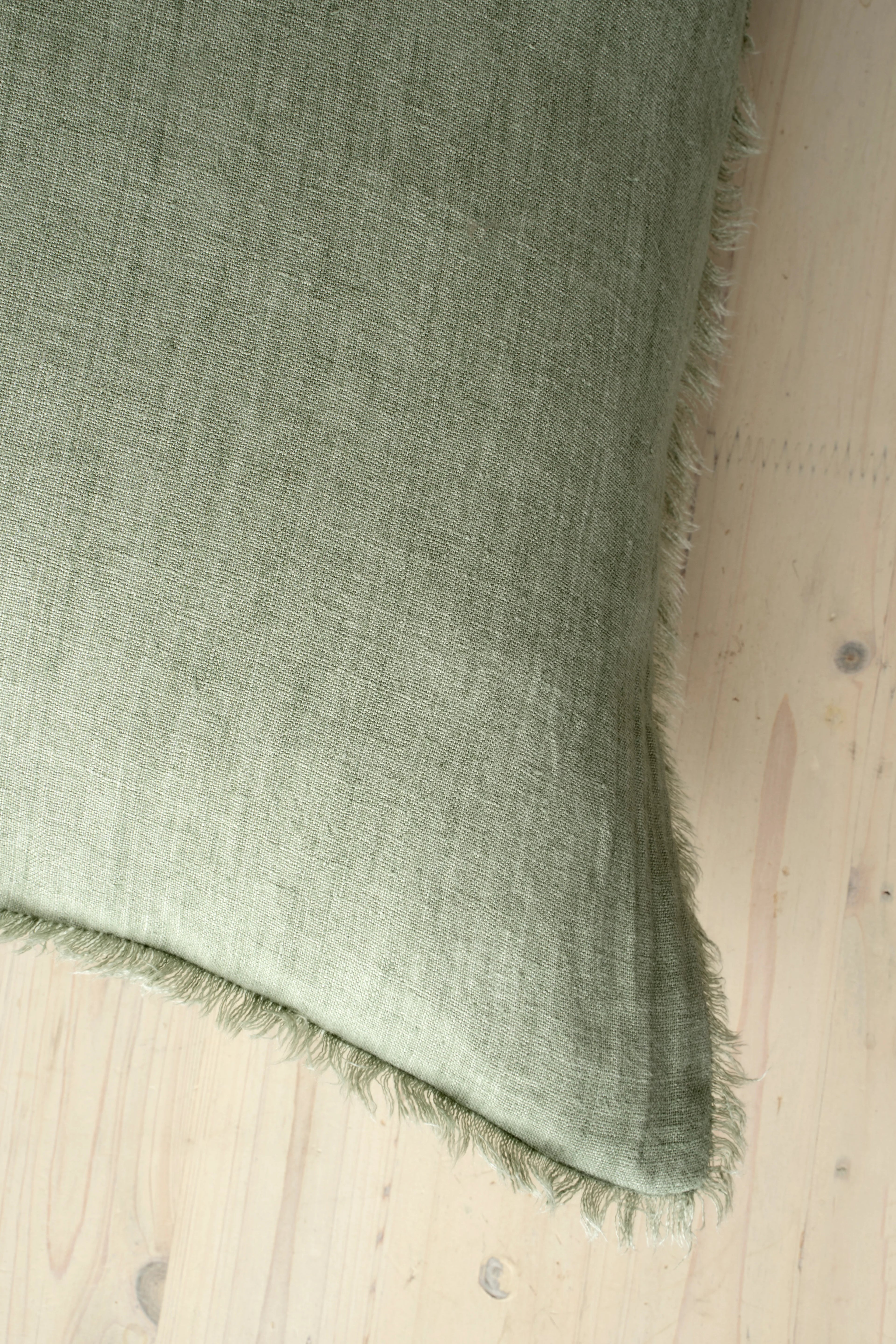 1-5594 24x24 Lina Linen Pillow Laurel
