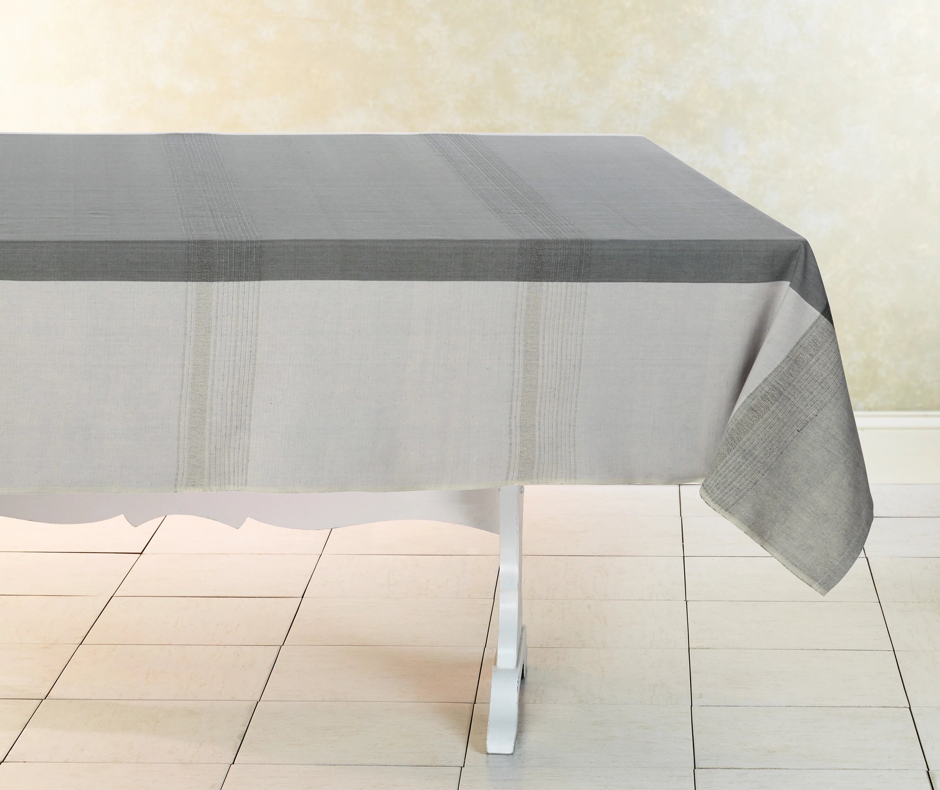 Moonbeam Tablecloth 108x70 475-37-ME