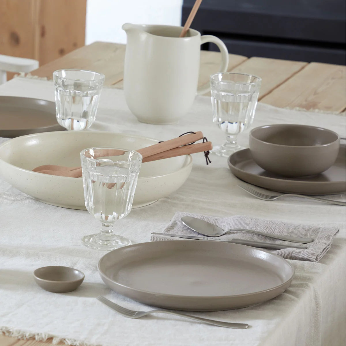 COD071-CHS Ramekin Butter Dish, Chestnut