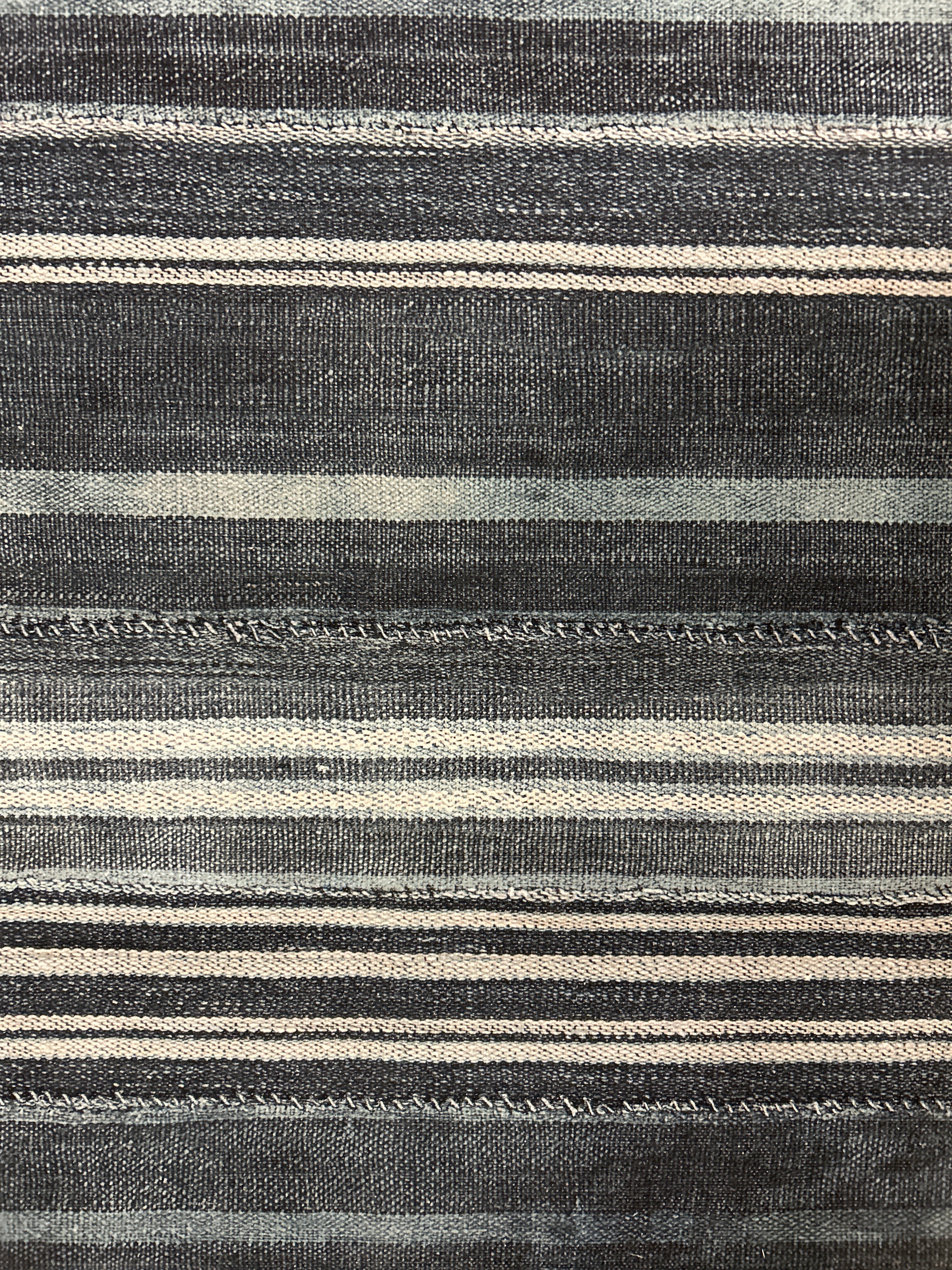 Z272-FLOW-LT-GREY Art