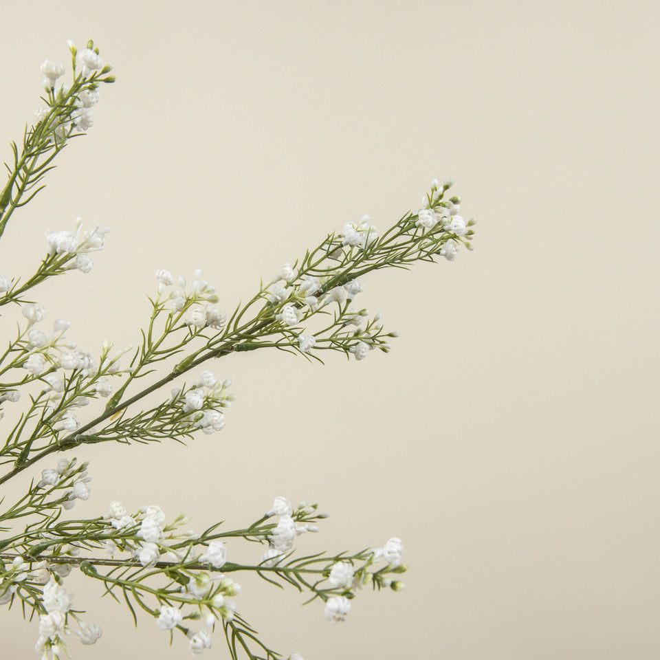 G233071 26" White Baby's Breath Spray