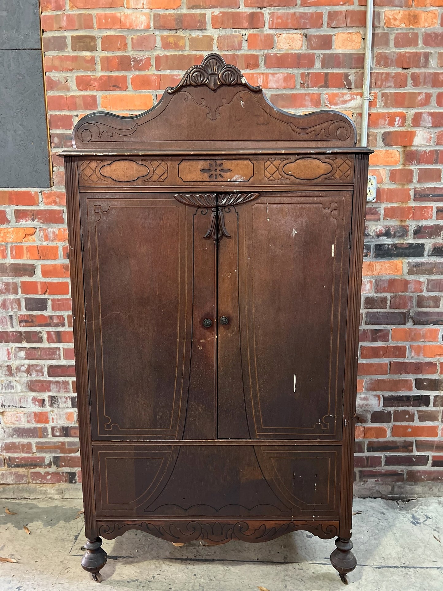 Large Armoire(C)