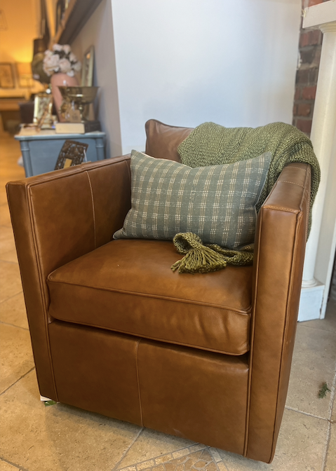 ROTHKO-L-016 Rothko Leather Swivel Chair