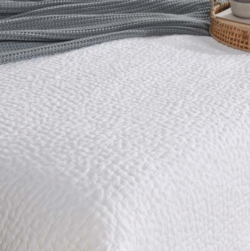 BEDQ5508Q Danica White 3pc Queen Quilt Set