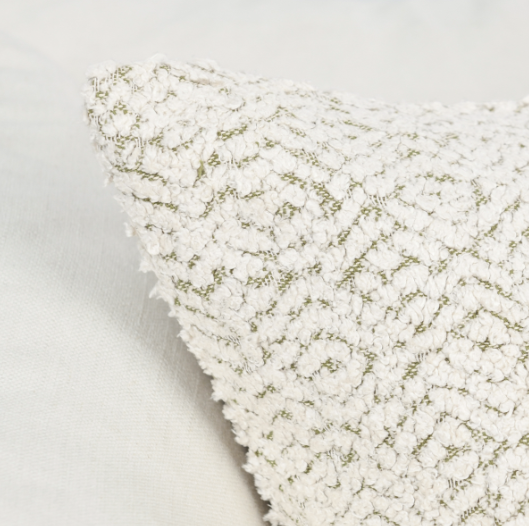 V260028 22x22 Maris Ivory/Natural Pillow