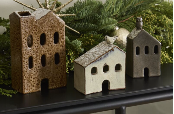 10570 Village house