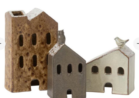 10572 Village house