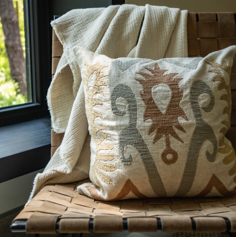1-2111 20x20 Bora Bora Linen Pillow