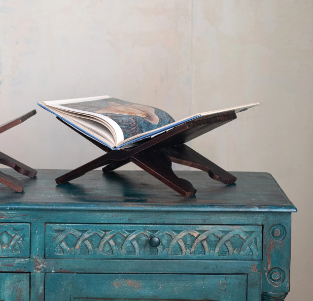 DG0039 Reclaimed Book Holder