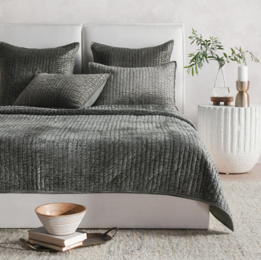 BEDQ524K Bari Sage Velvet King Quilt with 3 euro shams