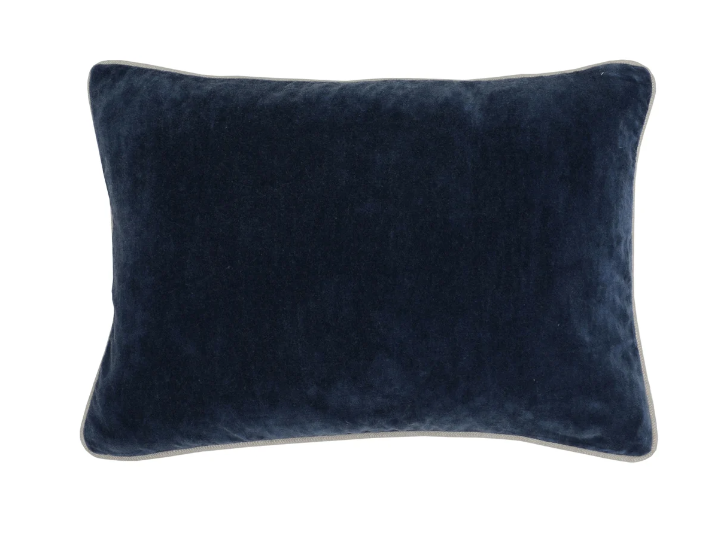 V150762 Heirloom Navy Velvet Pillow, 18x18