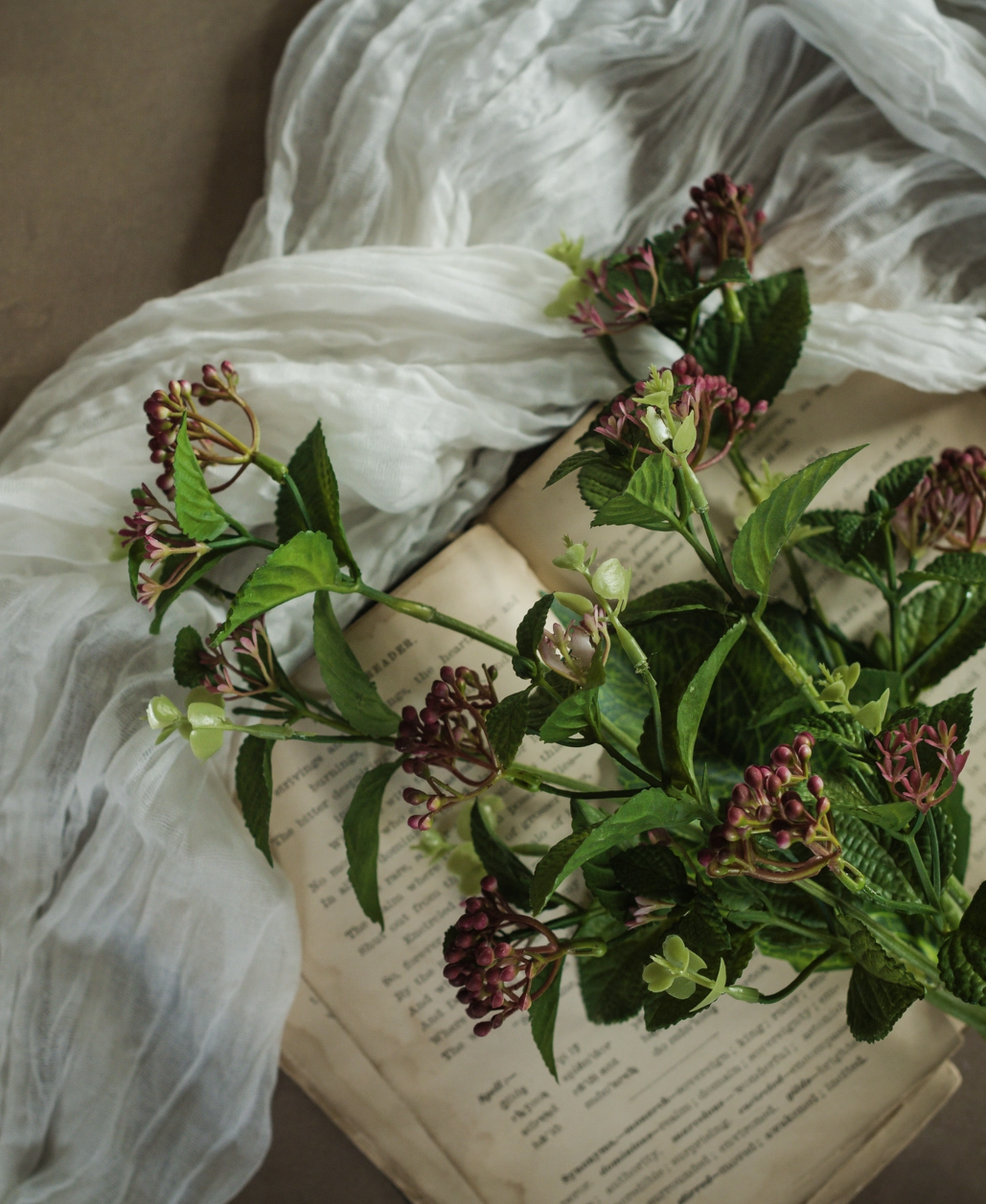 8867 21.75" Burgundy Berry Spray