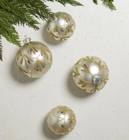 17756.40 Gold Petal ornament 3.5"