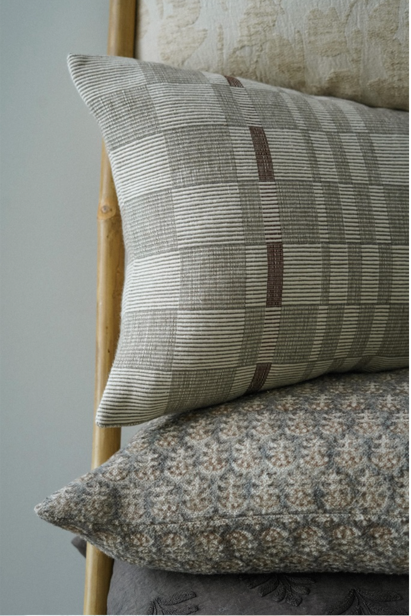 1-0204 Percy Handloom Pillow