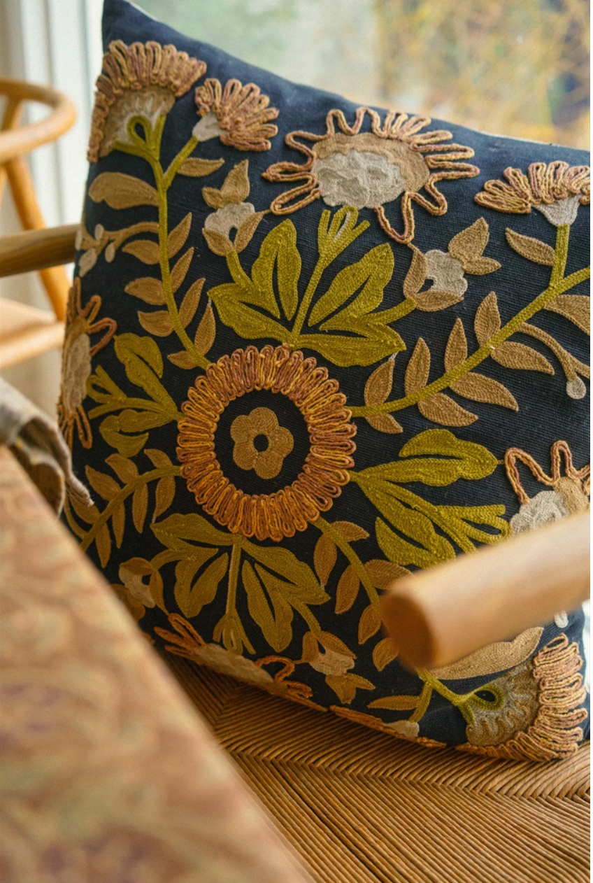 1-0440 20x20 Primrose Embroidered Pillow