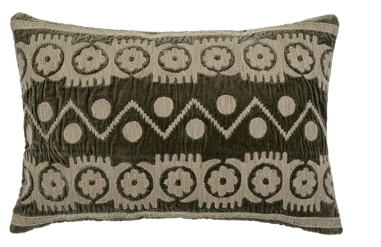1-0441 16x14 Velvet embroidered Pillow