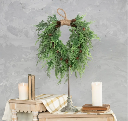 G225004 22" mixed cedar hanging Wreath