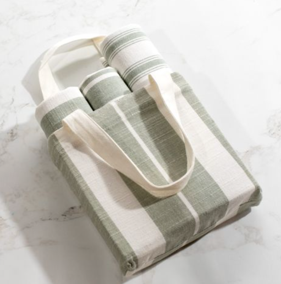 PDBX013 3 Piece Green and white  towel set