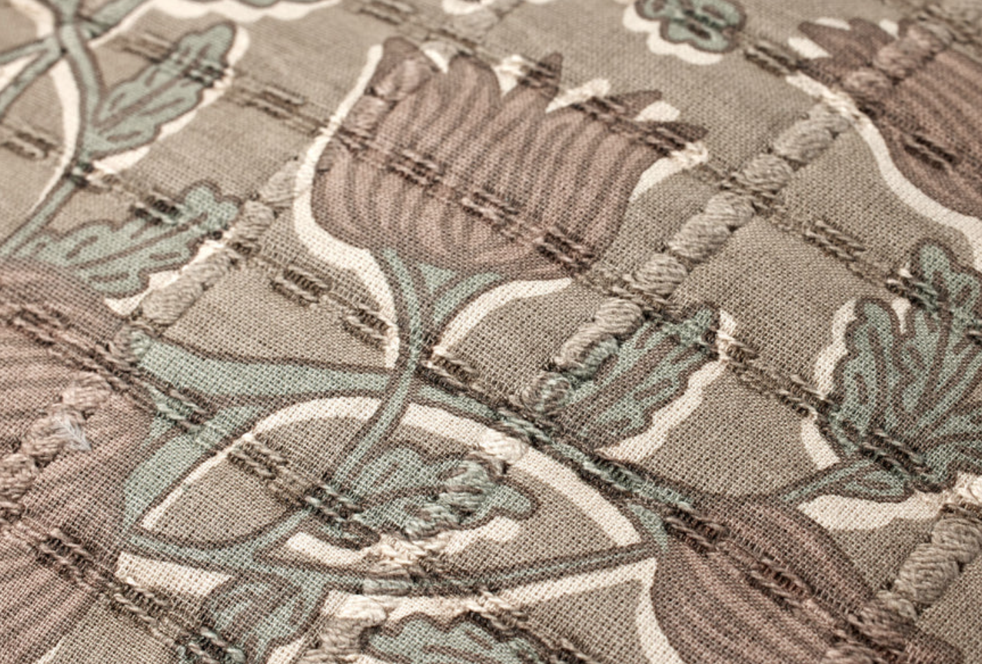 PJS0019 Taupe & Rose 18x18 Pillow