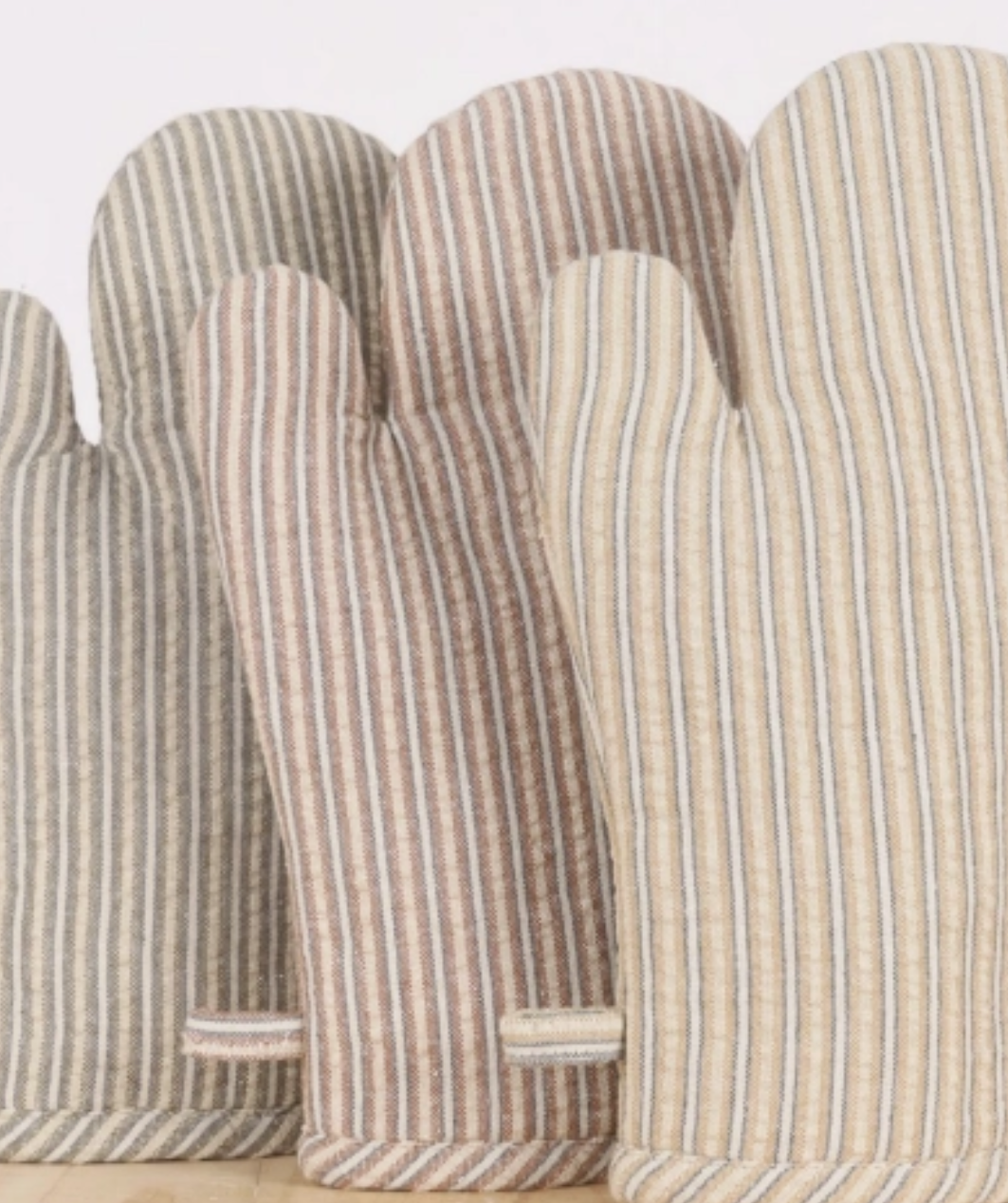 RHOG25307 Rust Seersucker Oven Glove