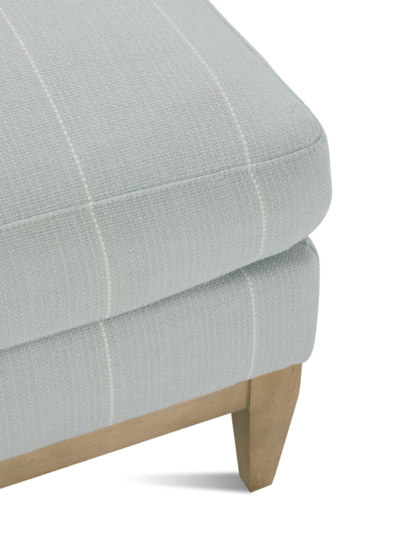 Leo Ottoman in VO110-34