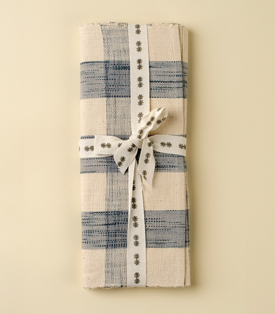 4-6559 108" Grace Gingham Table Runner Light