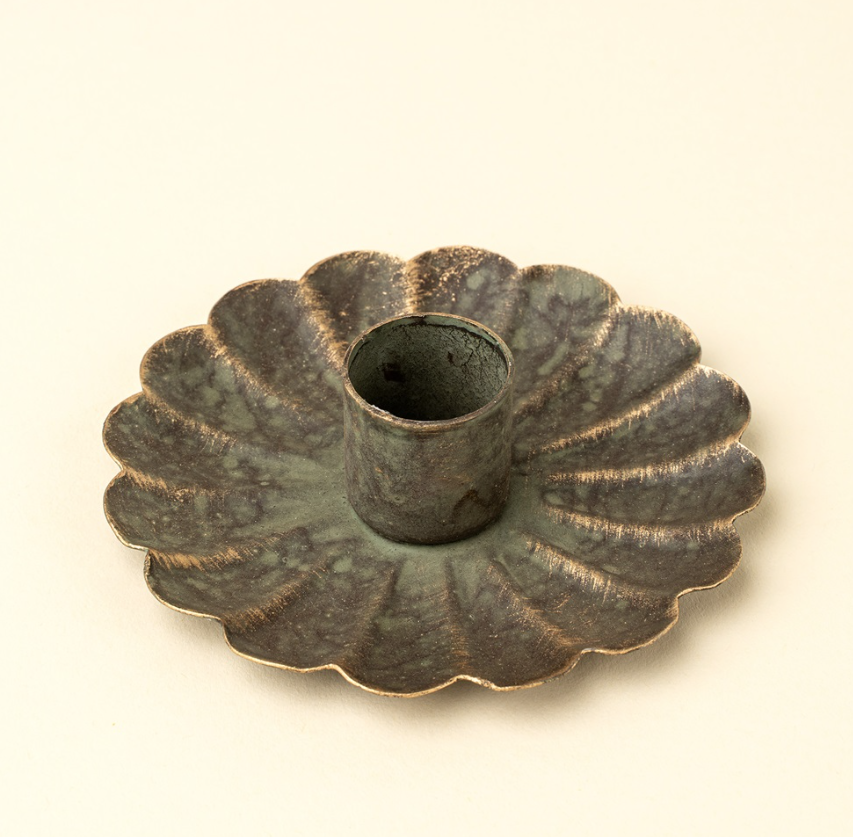 01-9006 Florentine Candle Holder Scallop