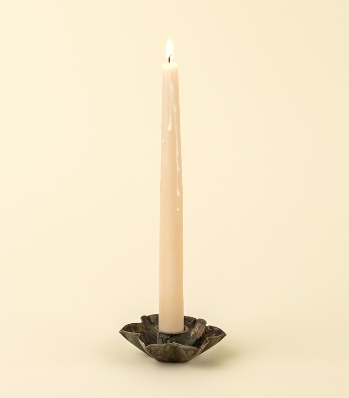 01-8996 Florentine Candle Holder Petal