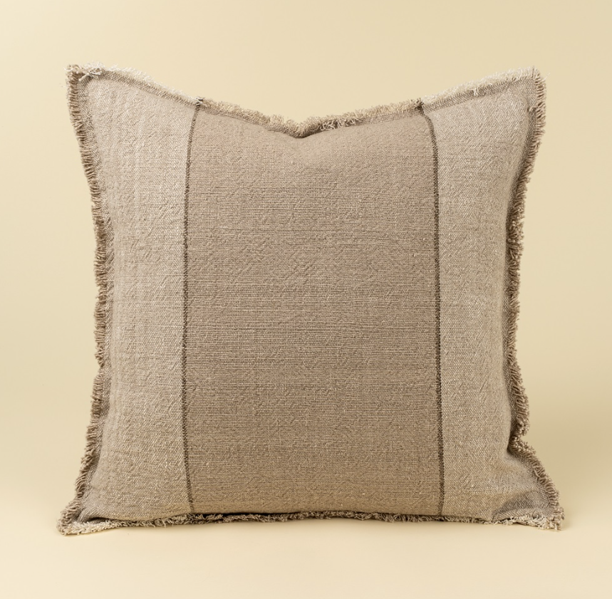01-8622 20x20 Percy Pillow Sand