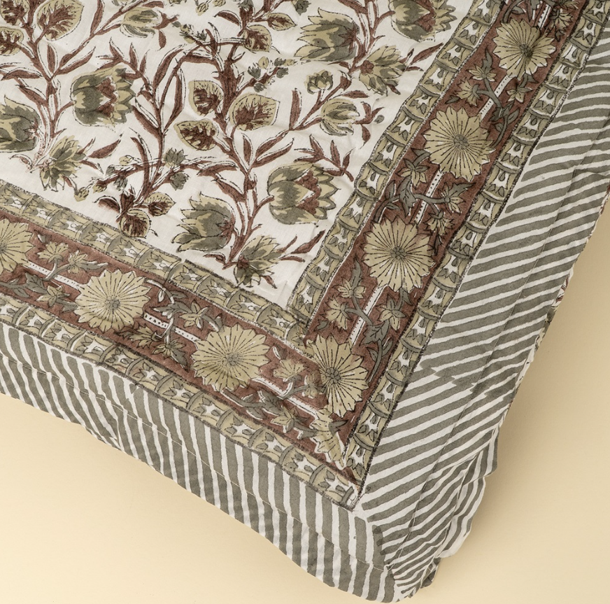 01-8209 Wild Laurel Block Print Quilt, King
