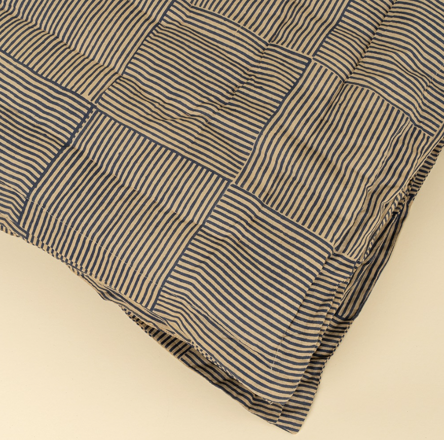01-8208 Terrace Block Print Quilt, King