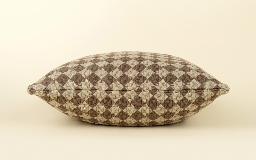 01-8197 20x20 Check Weave Pillow Brown