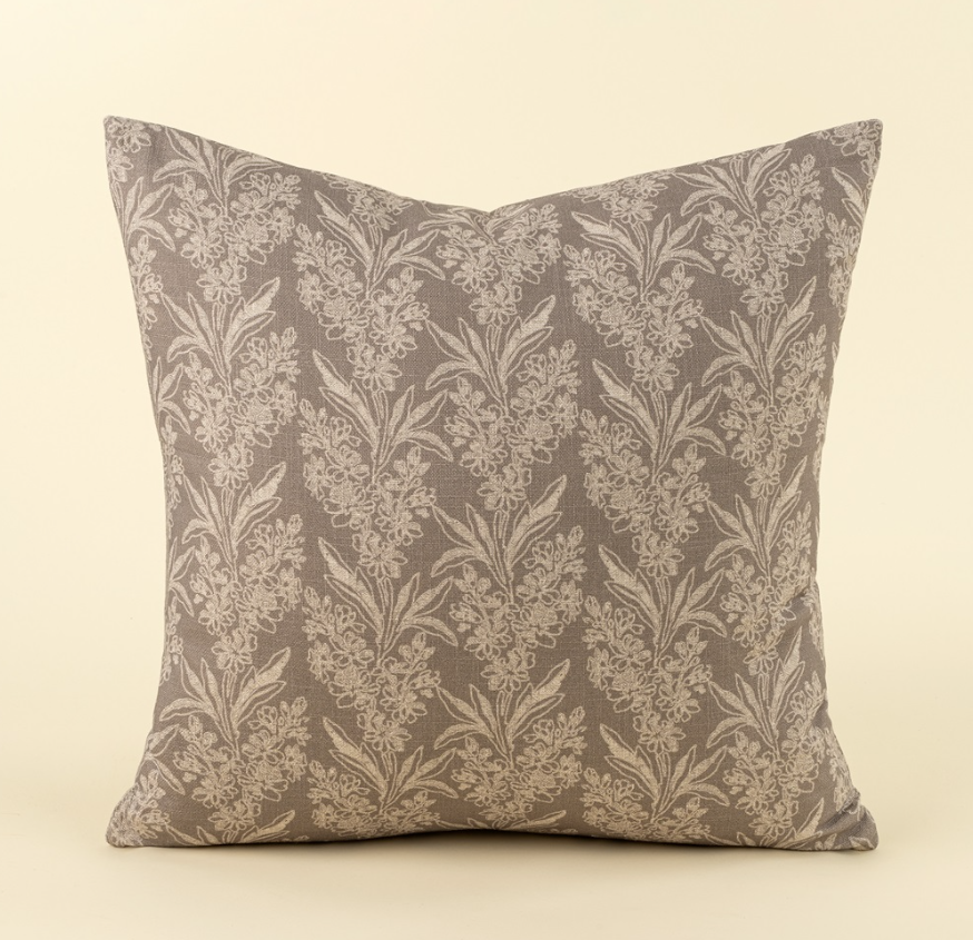 01-8125 20x20 Clover Pillow