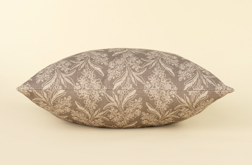01-8125 20x20 Clover Pillow