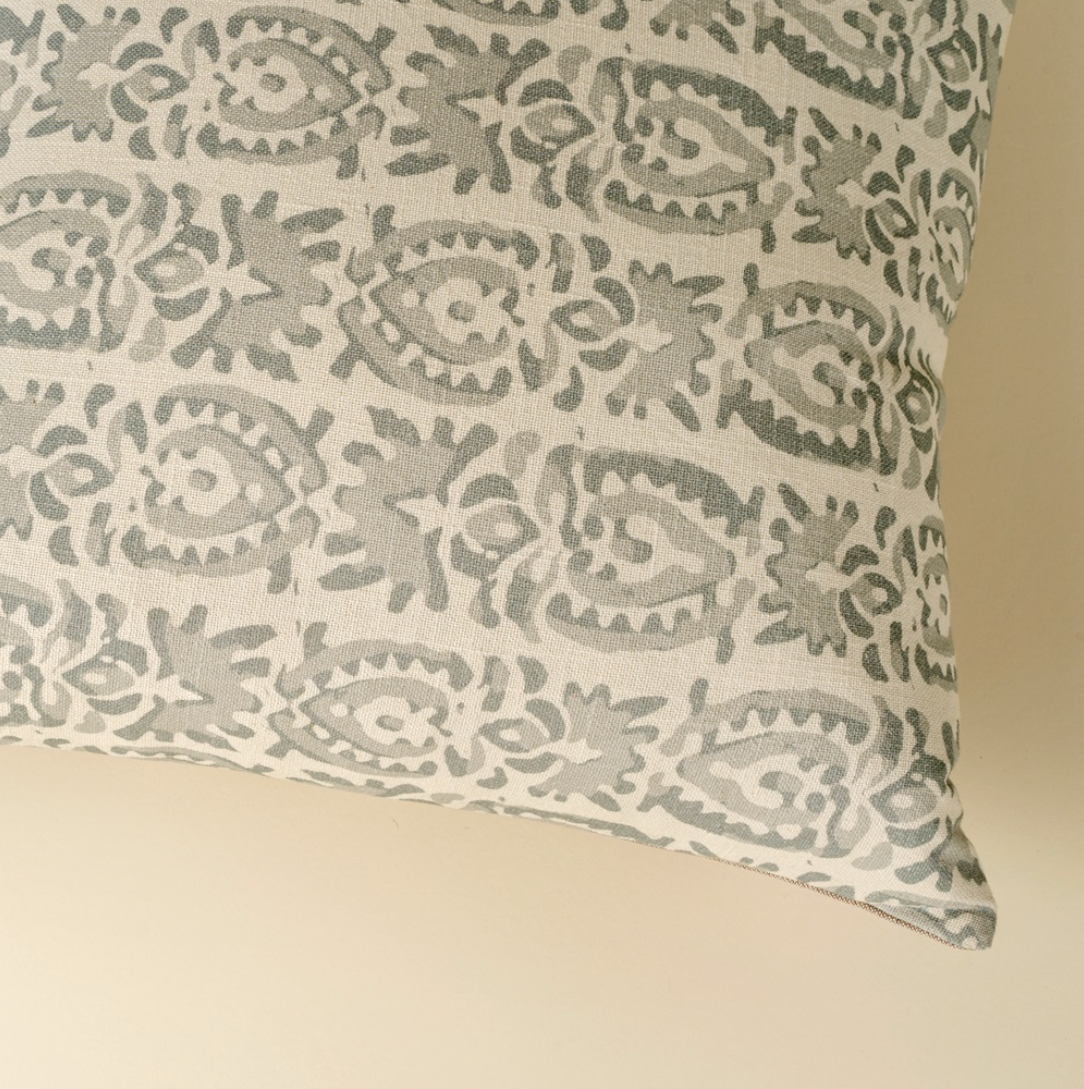 01-9843 20x20 Laguna Pillow