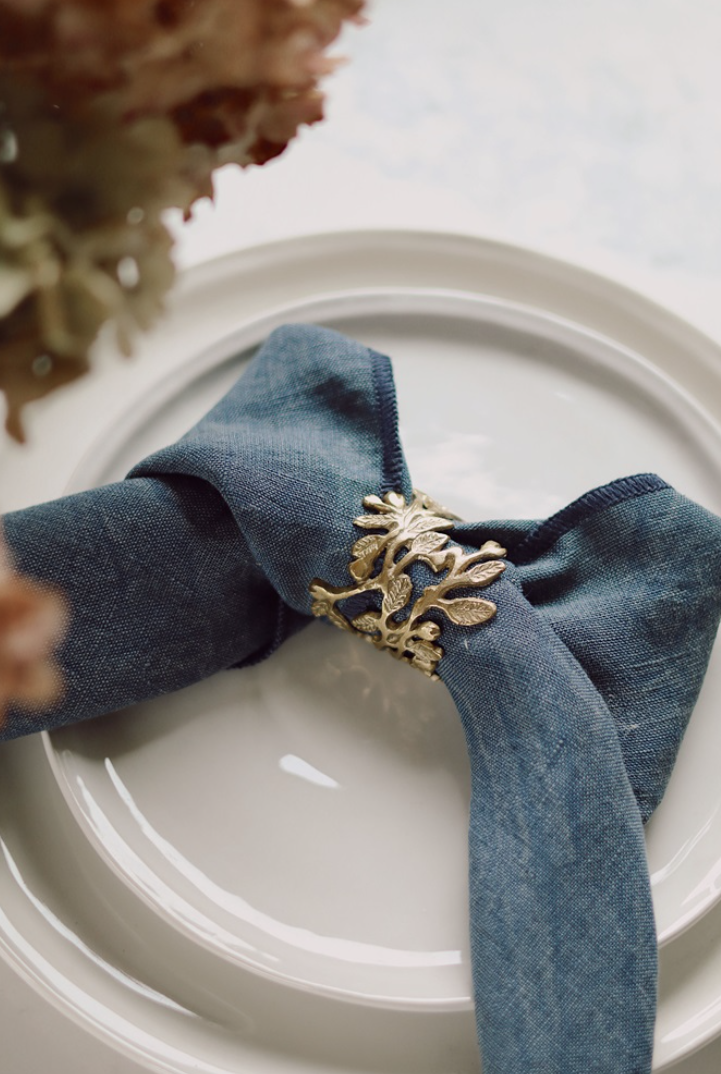 4-7087 Winterberry Brass Napkin Ring