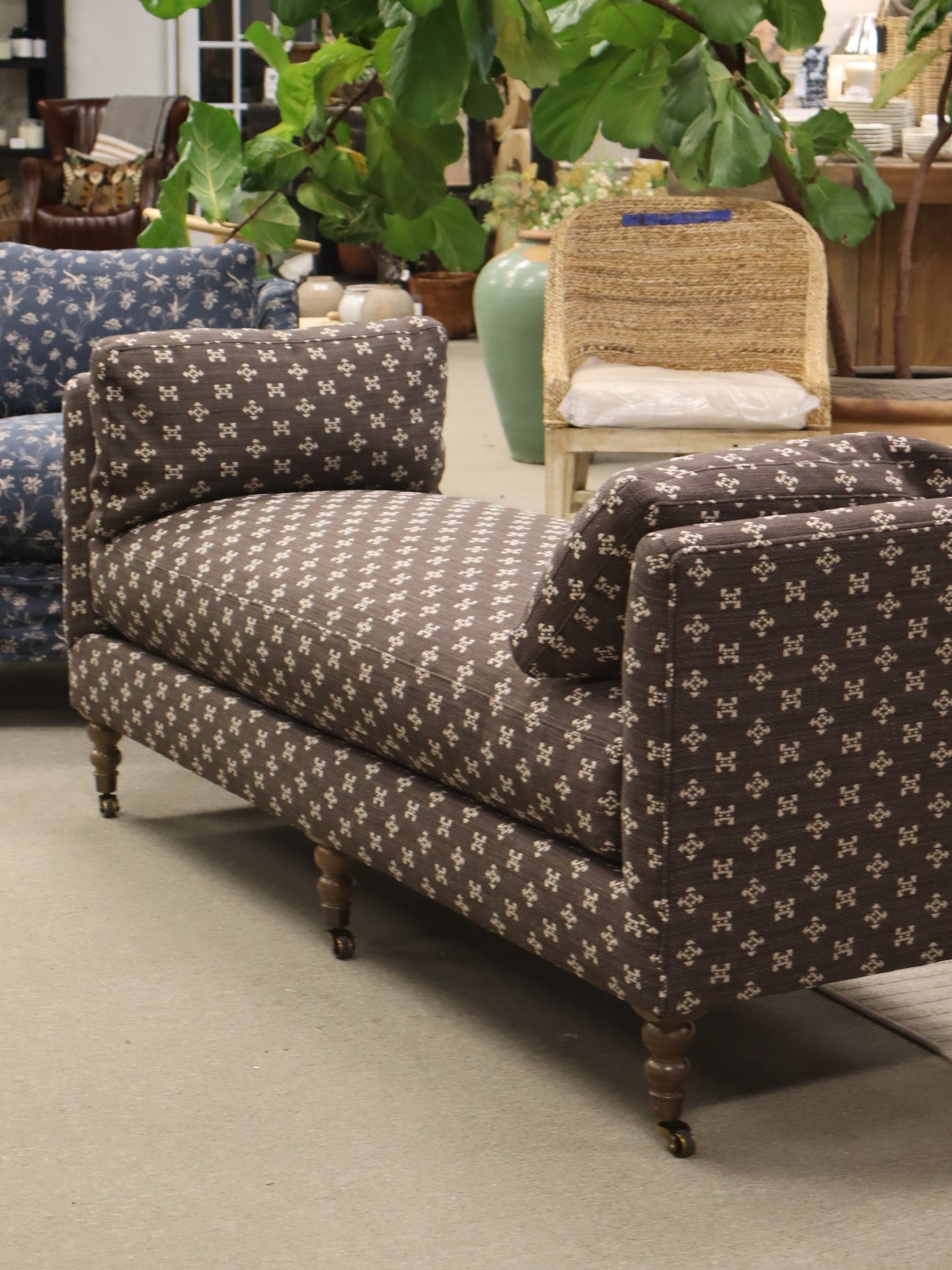 MADELINE-008-126CR-20-FL Madeline Settee in 126CR-20 (Floor)