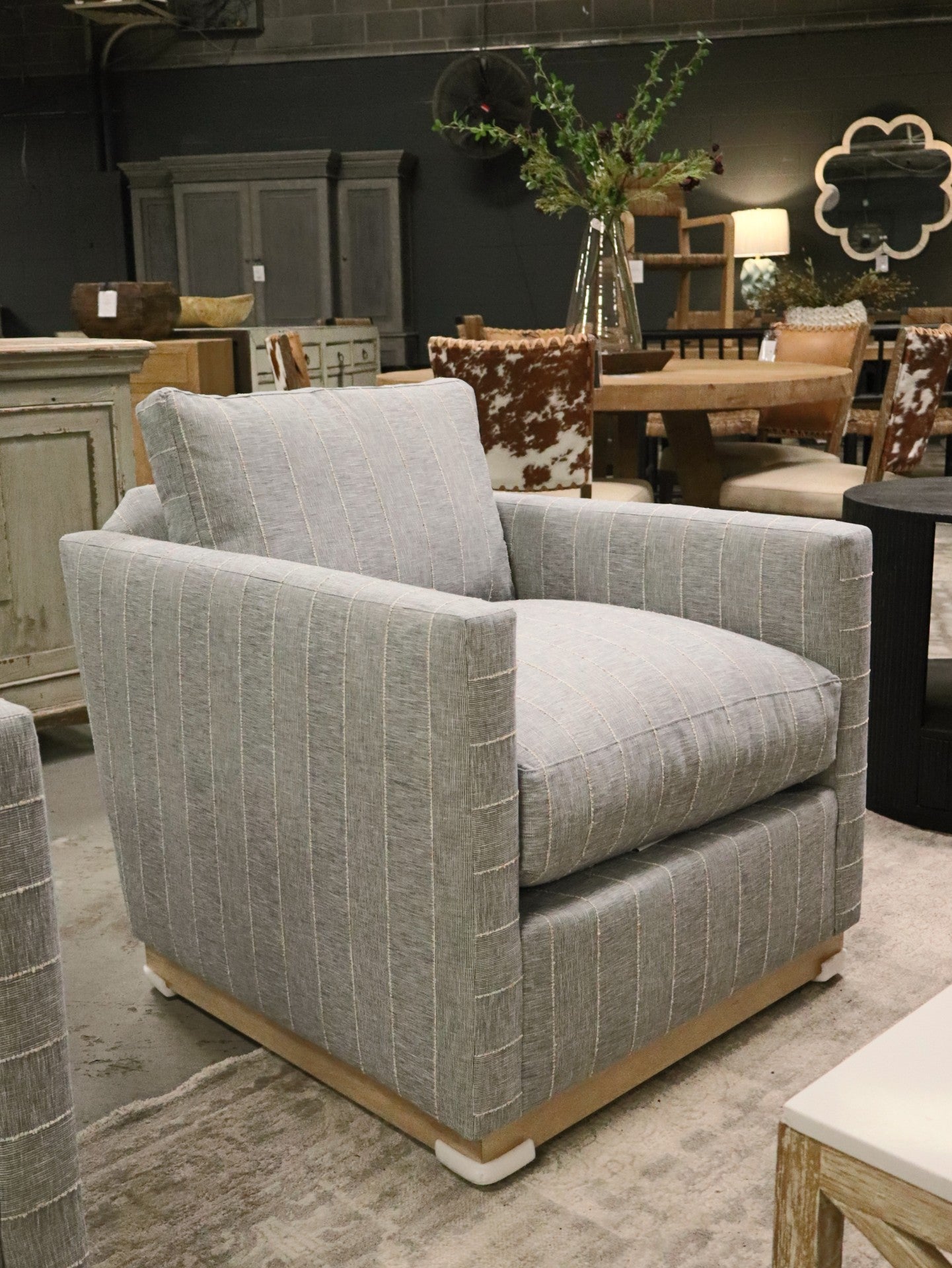 Quick Ship ALLIE-016-RA251-52-FL Allie Swivel Chair