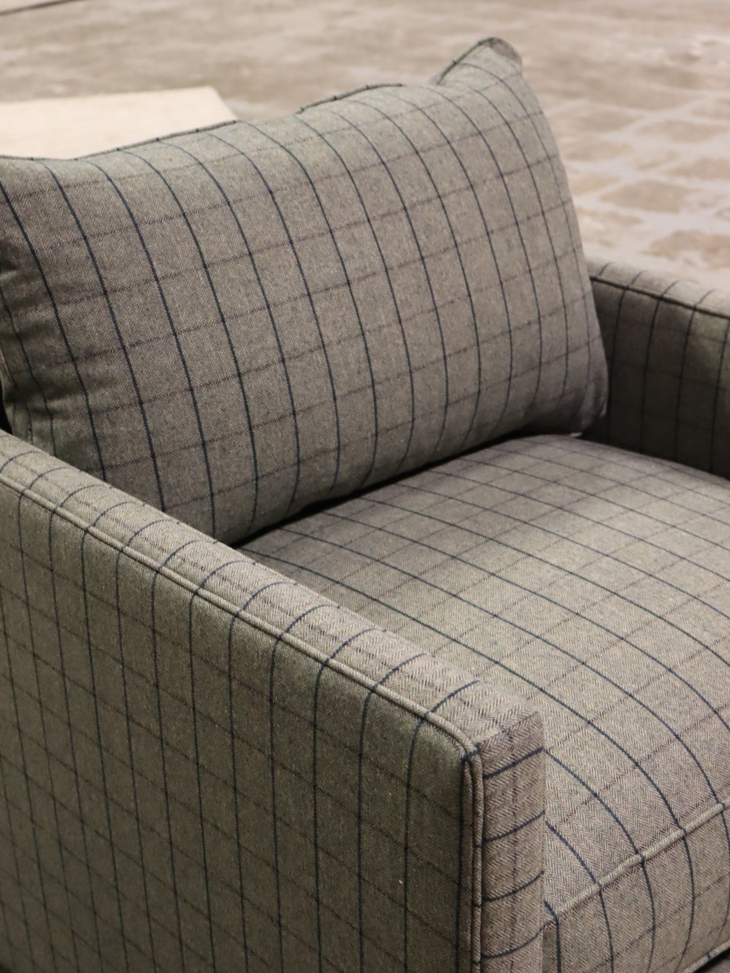 SPRINGFIELD-016-21118-22 Springfield Swivel Chair in 21118-22