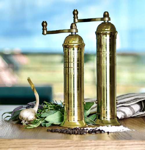 0108 Salt and Pepper Mill Set