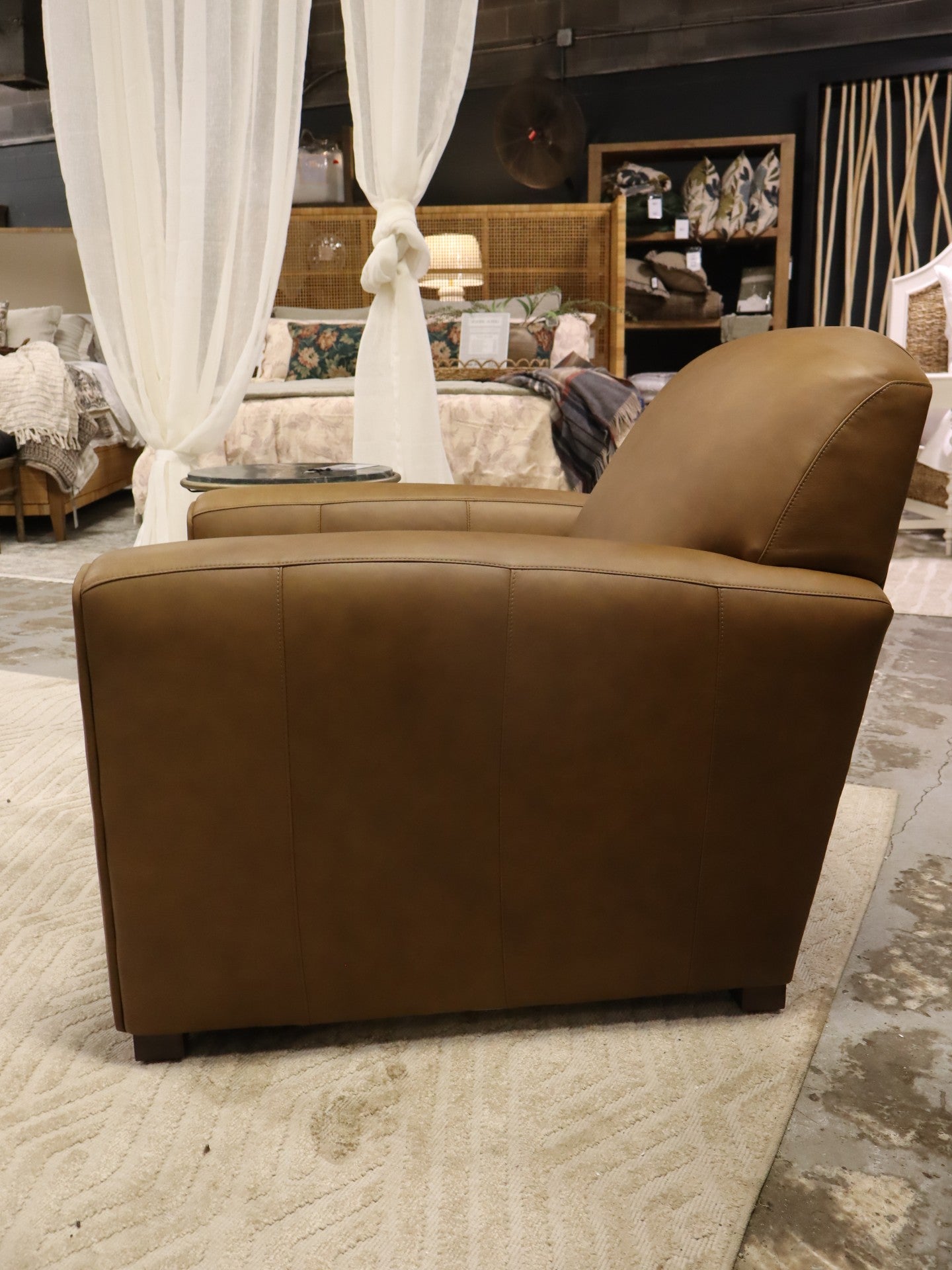 Desmond Leather Chair w/ 128CR-66 Cushion