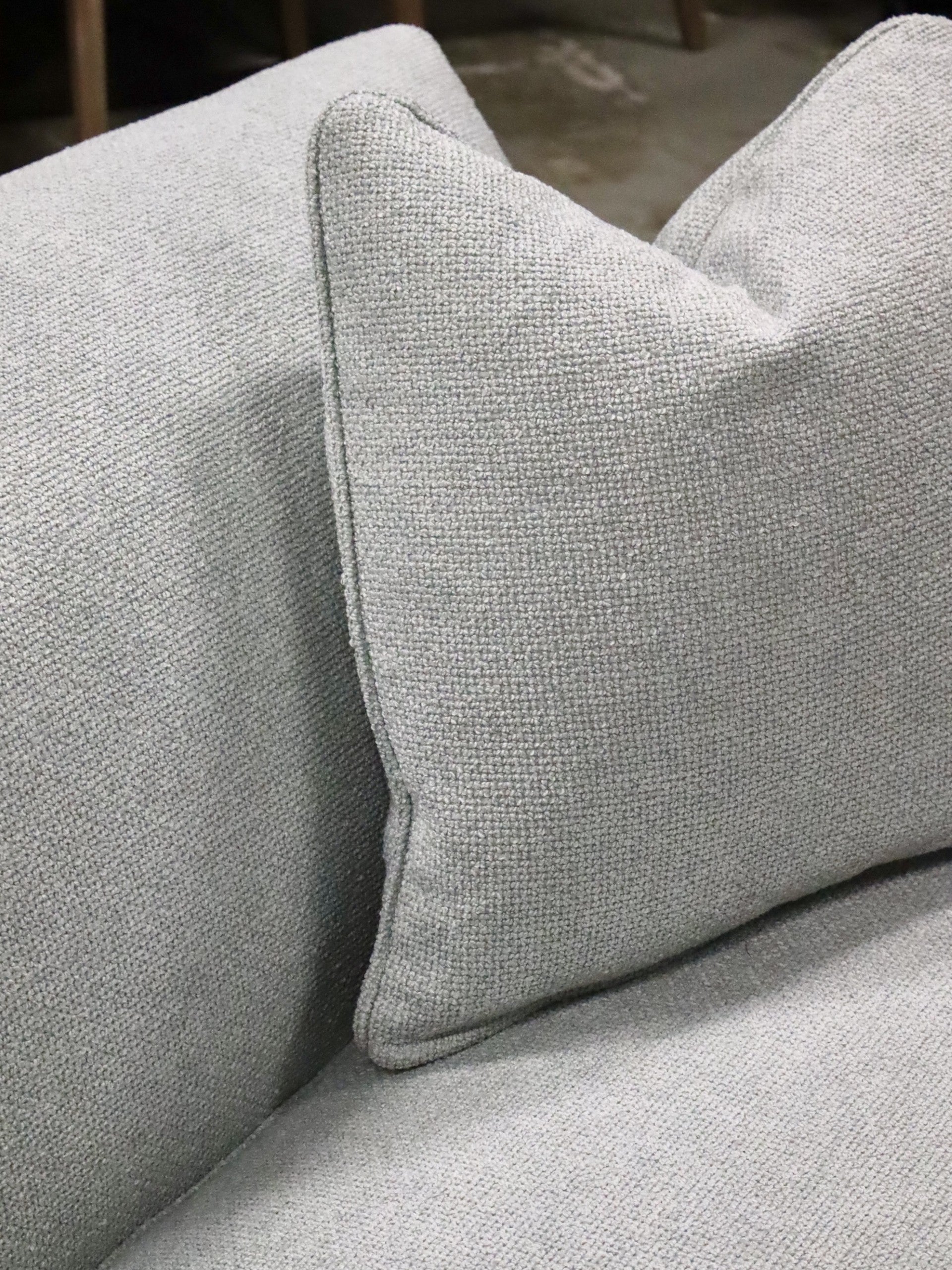 G560-000-23647-34-FL Martin Sofa