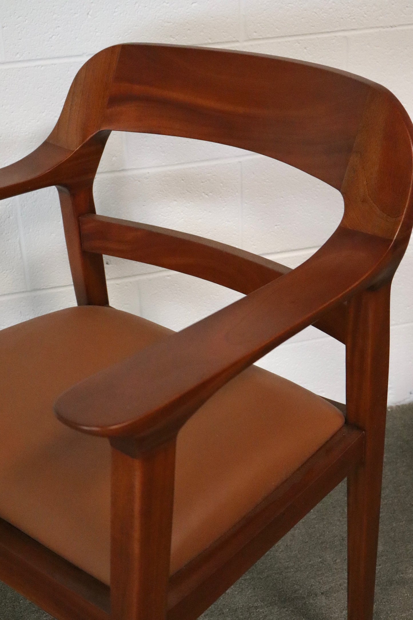 SF2046 Gazelle Chair