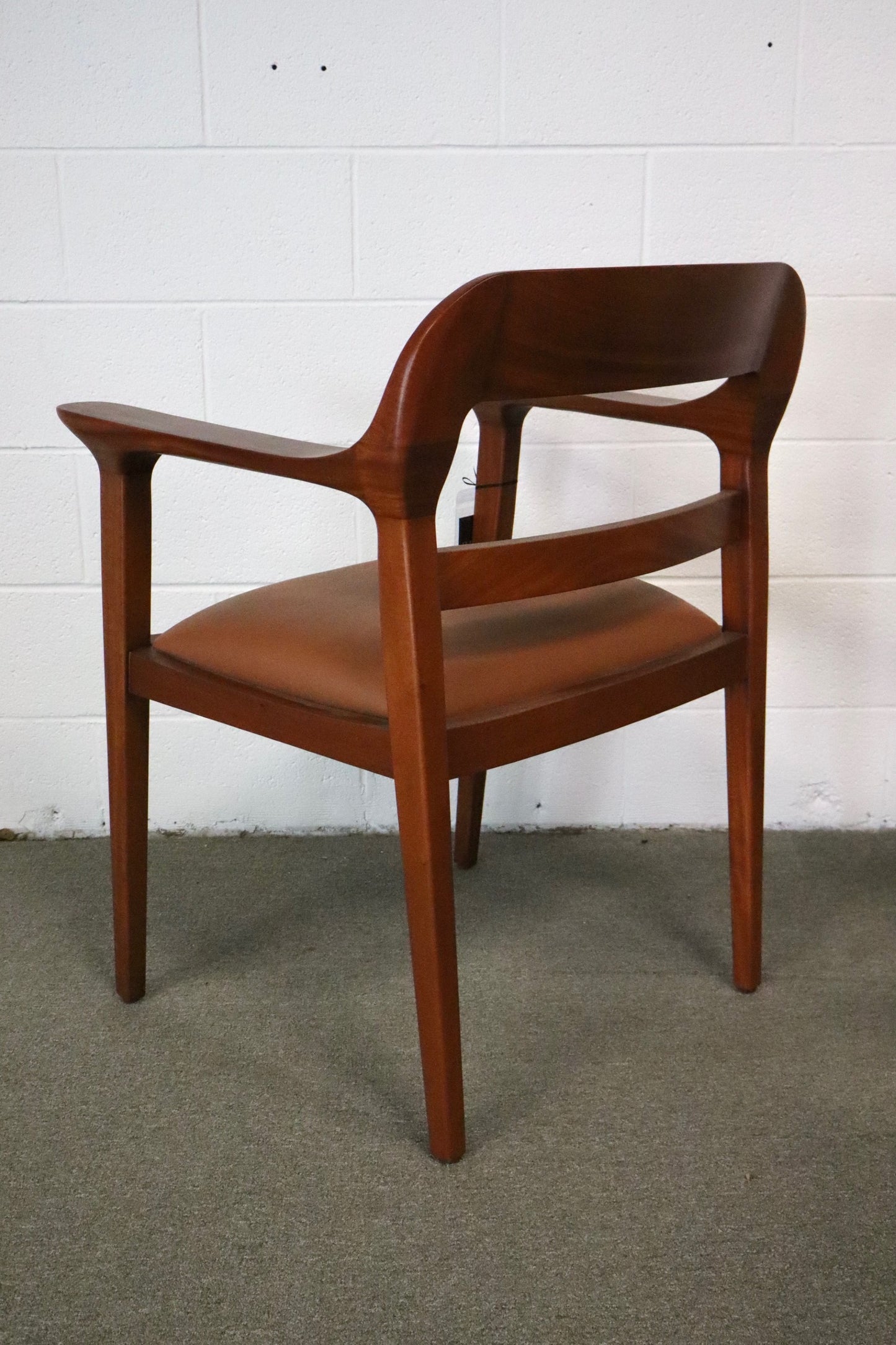 SF2046 Gazelle Chair